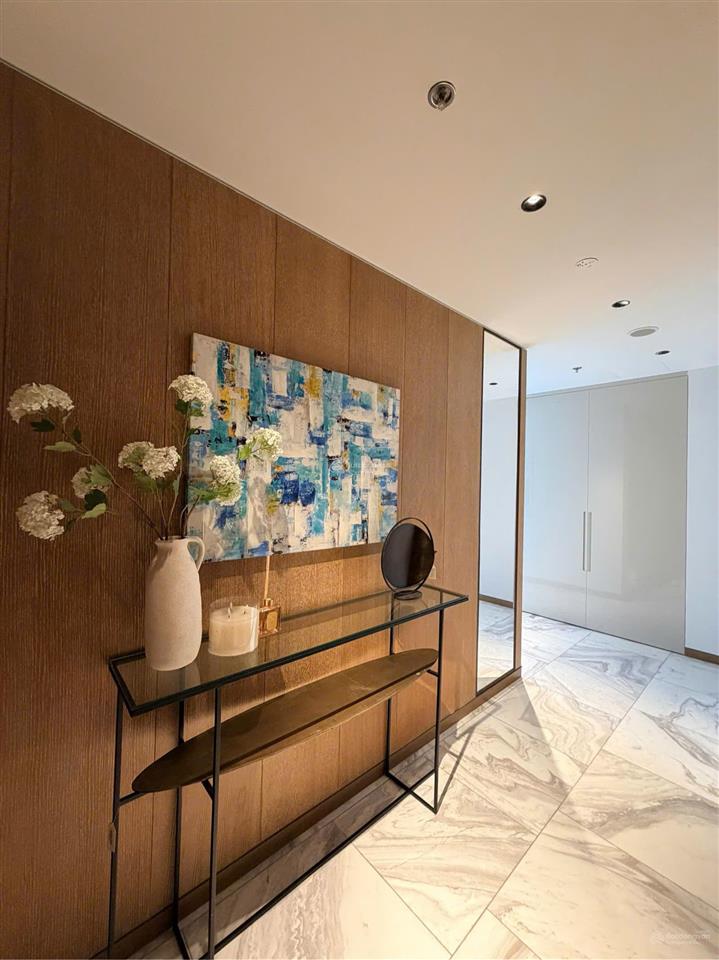 Thuê  grand marina căn 3pn  2wc góc. giá 150 triệu/tháng. full nội thất.  0932 532 ***