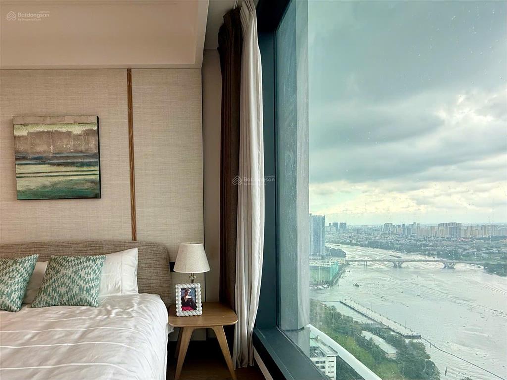 Thuê  grand marina căn 3pn  2wc góc. giá 150 triệu/tháng. full nội thất.  0932 532 ***
