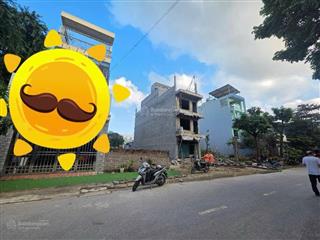 Giảm giá sâu , bán nhanh lô đất vàng trâu quỳ 31ha mặt phố rộng, phong thuỷ vượng khí, đầu tư tốt