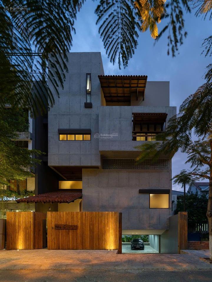 Cần bán biệt thự villa nghỉ dưỡng đường lê mạnh trinh sát biển mỹ khê 200m dt 234m²