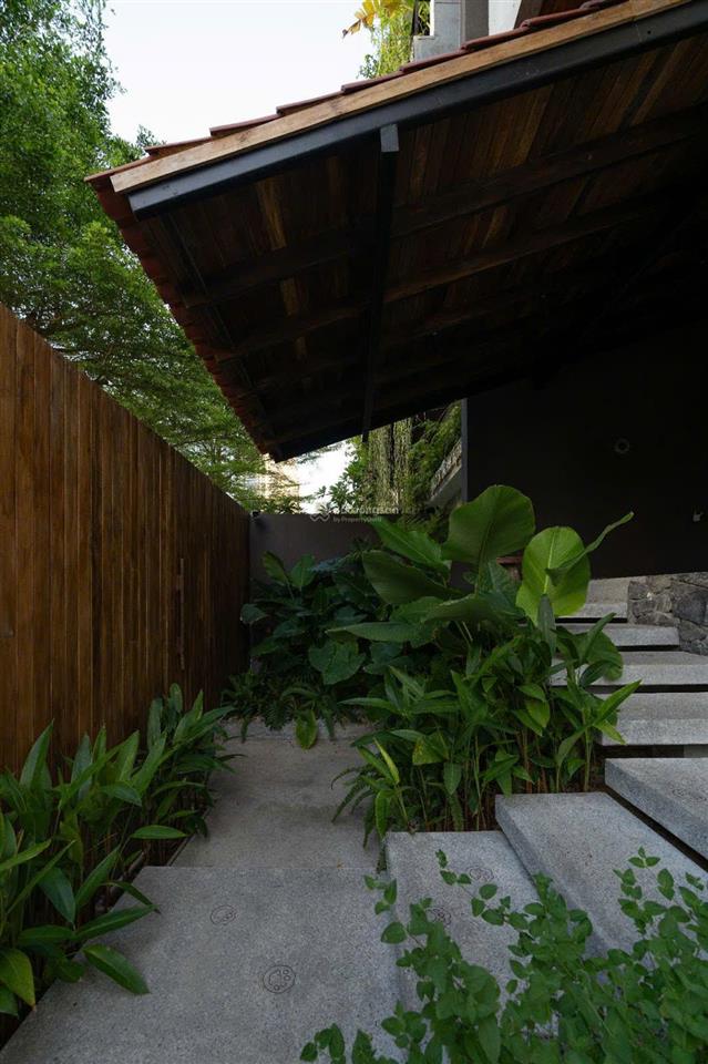 Cần bán biệt thự villa nghỉ dưỡng đường lê mạnh trinh sát biển mỹ khê 200m dt 234m²