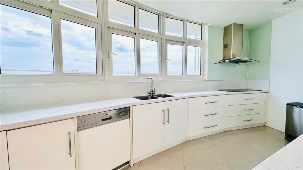 Cho thuê căn góc azura 2pn | 152m diện tích lớn | view trực diện sông hàn