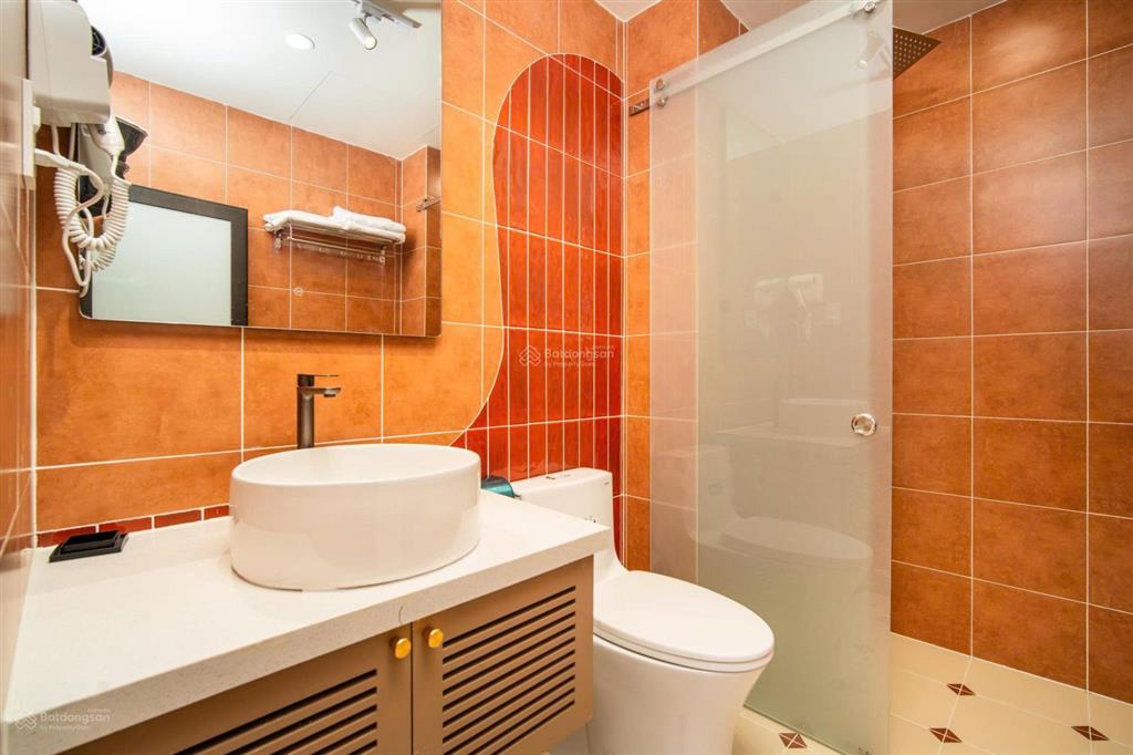 Bán nhà 5 tầng ngang hơn 6m mặt tiền đường phan đình phùng, hải châu sát bờ sông hàn 0905 843 ***