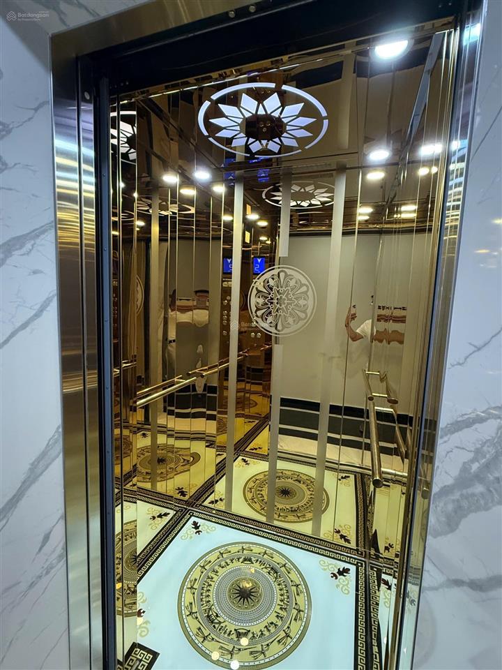 Nhà đẹp hết nước chấm 7 tầng thang máy đường ô tô kinh doanh trung tâm thanh trì