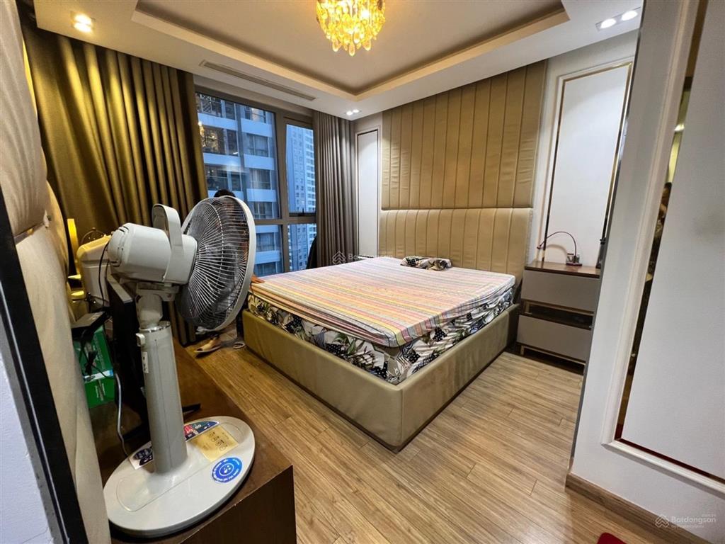 Siêu rẻ, bán gấp căn 2pn tòa park 2. dt 83m2 times city nhỉnh 10ty