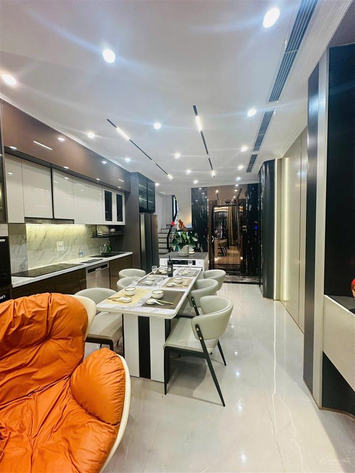Nhà ngọc hồi 6 tầng thang máy  gara ô tô 7 chỗ  tặng full nội thất 5 sao