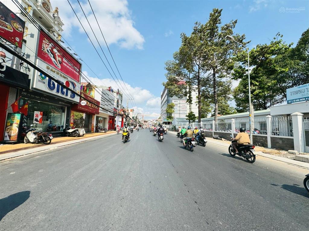 Giá tốt  lô đất đẹp 85m2 đường oto kế biệt thự lê văn chí ngay ngã tư thủ đức hướng đông nam 7 tỷ4