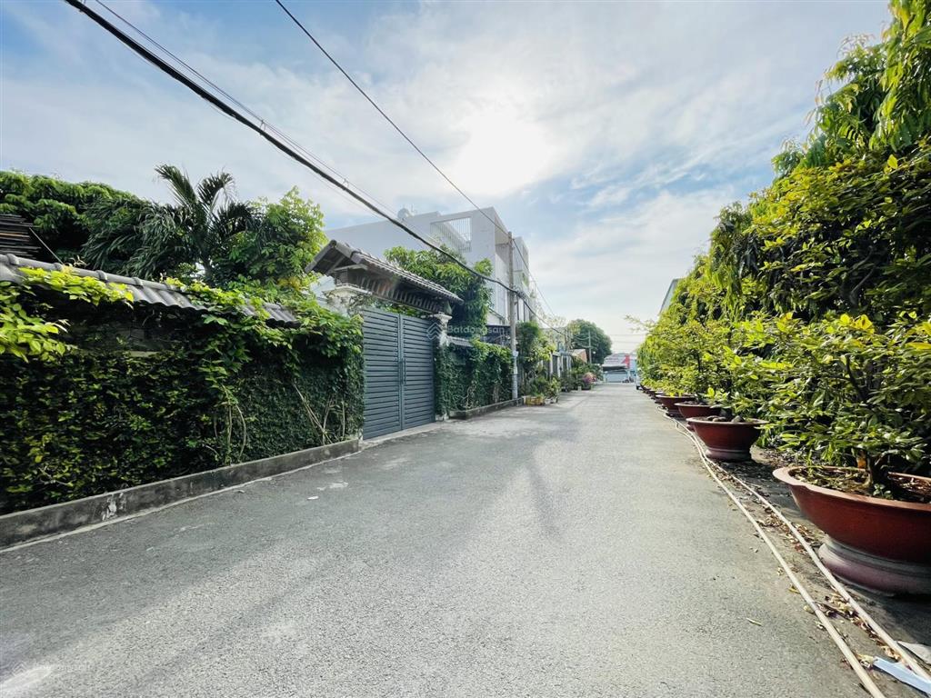 Giá tốt  lô đất đẹp 85m2 đường oto kế biệt thự lê văn chí ngay ngã tư thủ đức hướng đông nam 7 tỷ4