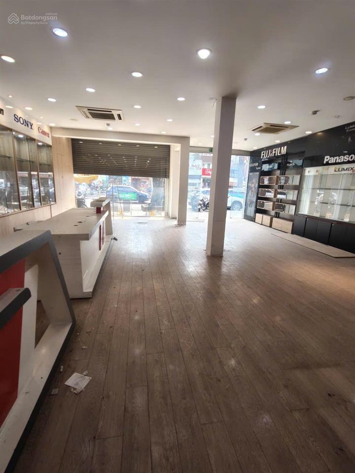 Chỉ 140tr! 8,5x20m mặt tiền nguyễn thị minh khai quận 3  2 tầng. ngân hàng/ nhà hàng/ cafe