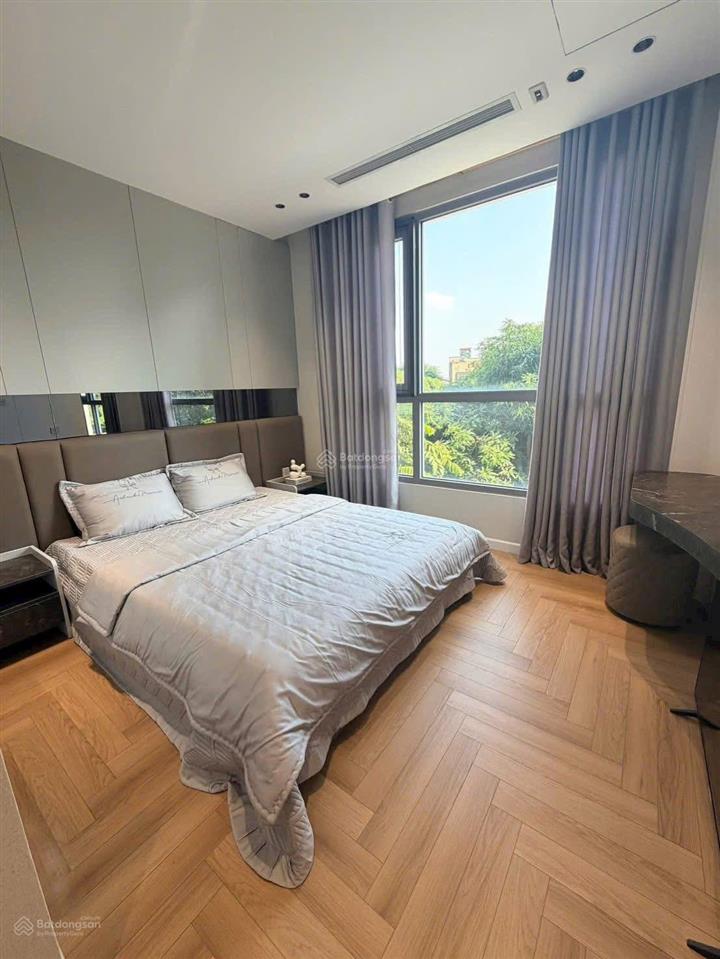Bán chcc hồng hà eco city dt 50m2, 2pn giá 3.5tỷ cực rẻ, nhiều tiện ích. căn view đẹp