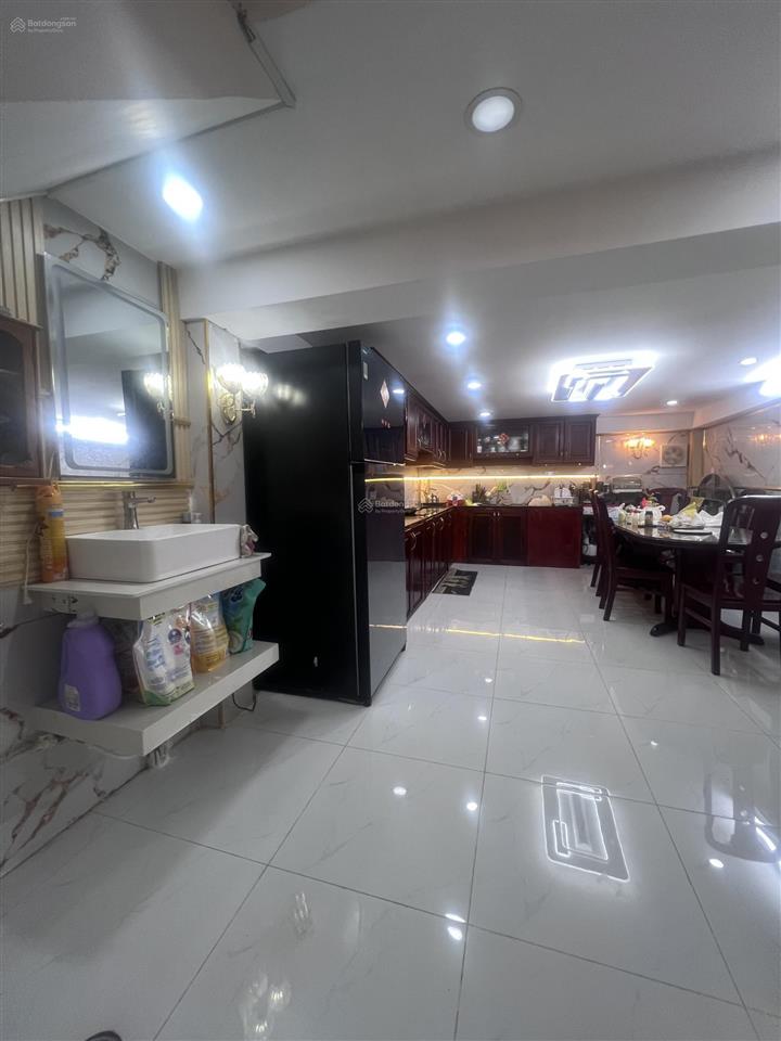 Bán nhà đường nhựa 12m có vỉa hè gần 3m