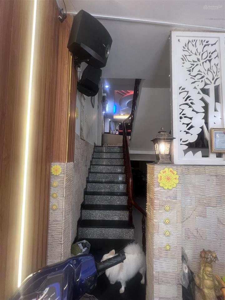 Bán nhà đường nhựa 12m có vỉa hè gần 3m