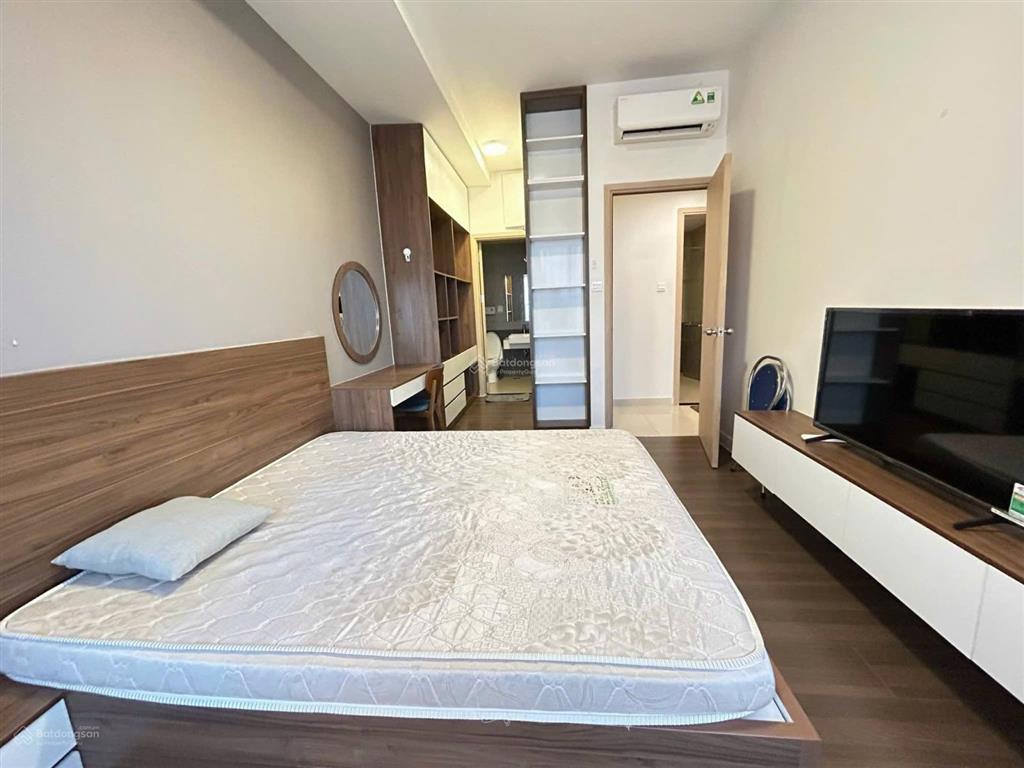 Chính chủ cần ra gấp căn 2 pn 75m2 giá 7,3 tỷ. căn trục đẹp, giá tốt,  ngay để đi xem nhà