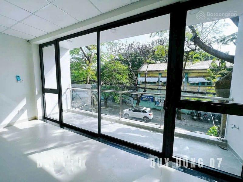 Cho thuê tòa nhà văn phòng 5x20m thang máy giá 50tr  0935 375 ***