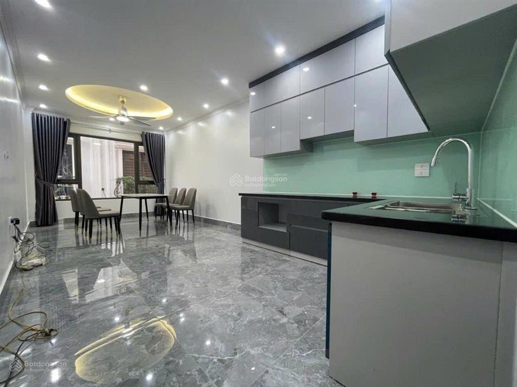 Lô góc siêu đẹp hoàng văn thái, 38m2x5t, ngõ thông, ô tô đỗ cửa giá 7,6 tỷ (ck nhà thật giá chuẩn)