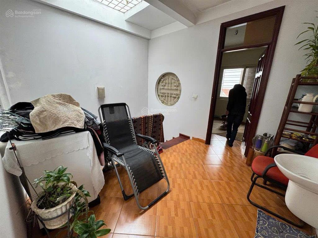 Rẻ nhất vũ tông phan, 40m2x4t, ngõ thông, ôtô 7 chỗ qua nhà, giá 7,6 tỷ(cam kết nhà thật giá chuẩn)