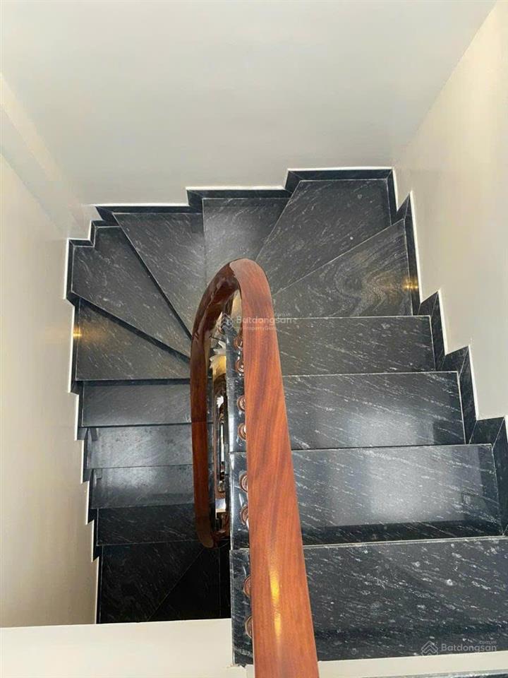 Hoa hậu vũ tông phan, 39m², lô góc 6 tầng thang máy, ngõ thông kd, ô tô 7 chỗ qua nhà giá 8,9 tỷ