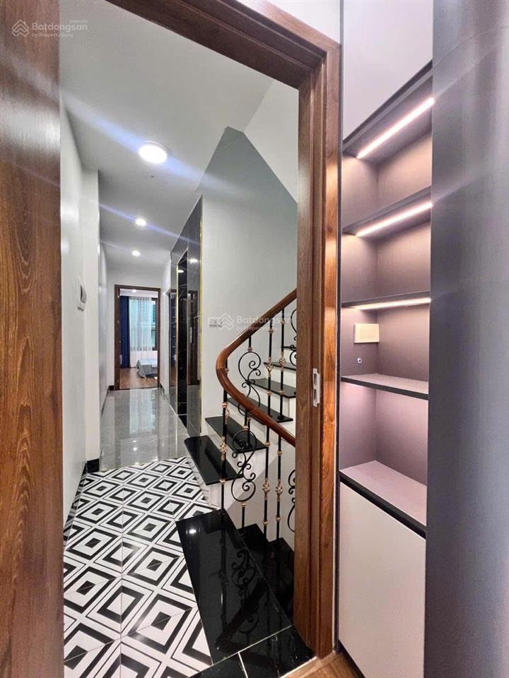 Hoàng văn thái, 44m2x4t, ô tô qua nhà, ngõ thông giá 6,8 tỷ (cam kết nhà thật giá chuẩn)