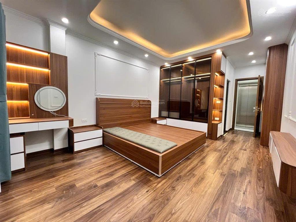 Nhà đẹp giá tốt vương thừa vũ, 40m2, lô góc 6 tầng thang máy, ngõ thông, ô tô 7 chỗ qua giá 8,8 tỷ