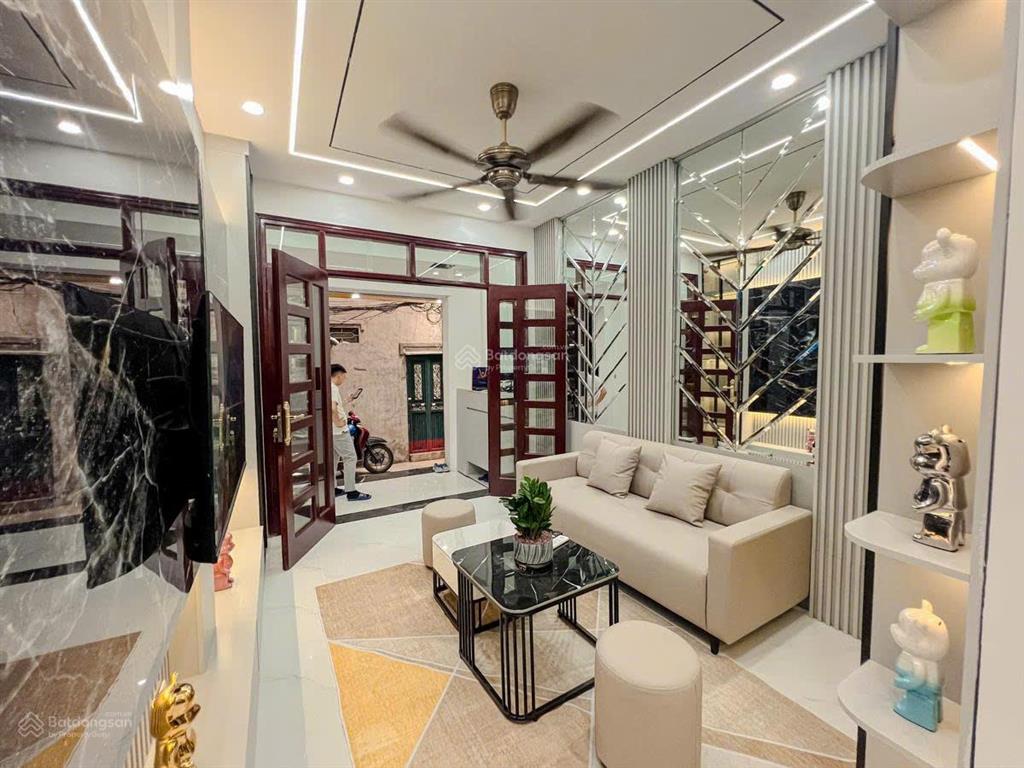 Nhà đẹp hoàng văn thái, 50m2x5t, 2 thoáng trước sau, gần phố, gần ngã tư sở giá 9,2 tỷ có tl