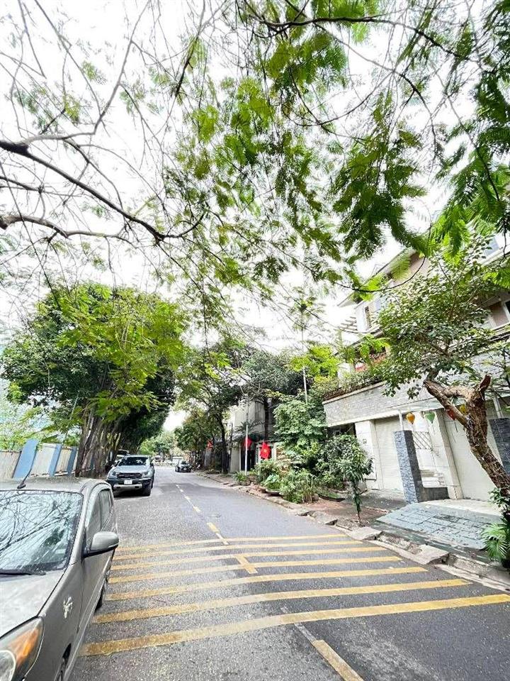 Bán nhà biệt thự sài đồng, long biên, gara, thang máy, 180m², 4tầng, mt 12,3m, giá 51,5 tỷ
