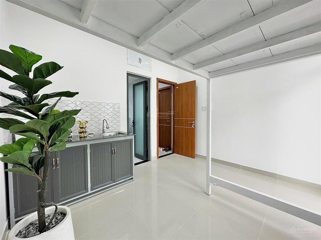 Phòng trong tòa nhà có thang máy 25 m2 full nội thất = 4 triệu ngay chợ thông tây gò vấp