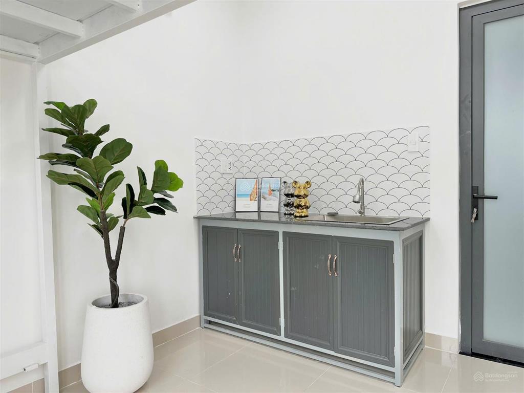 Phòng trong tòa nhà có thang máy 25 m2 full nội thất = 4 triệu ngay chợ thông tây gò vấp