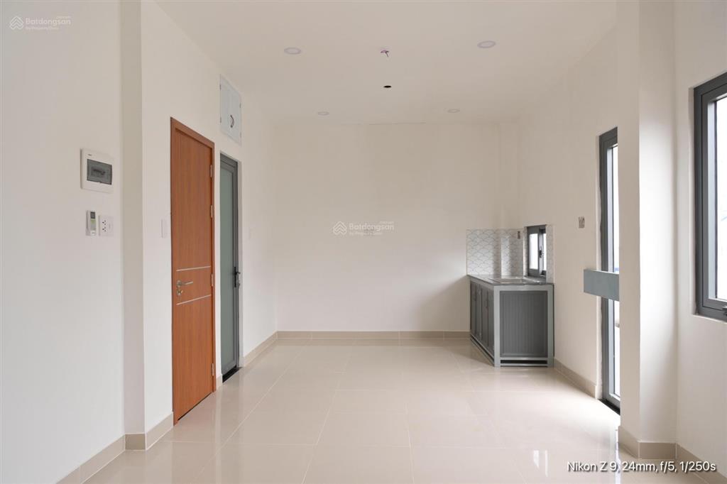 Căn hộ tách phòng ngủ riêng 35 m2 ngay chợ thông tây gò vấp full nội thất, ban công chill