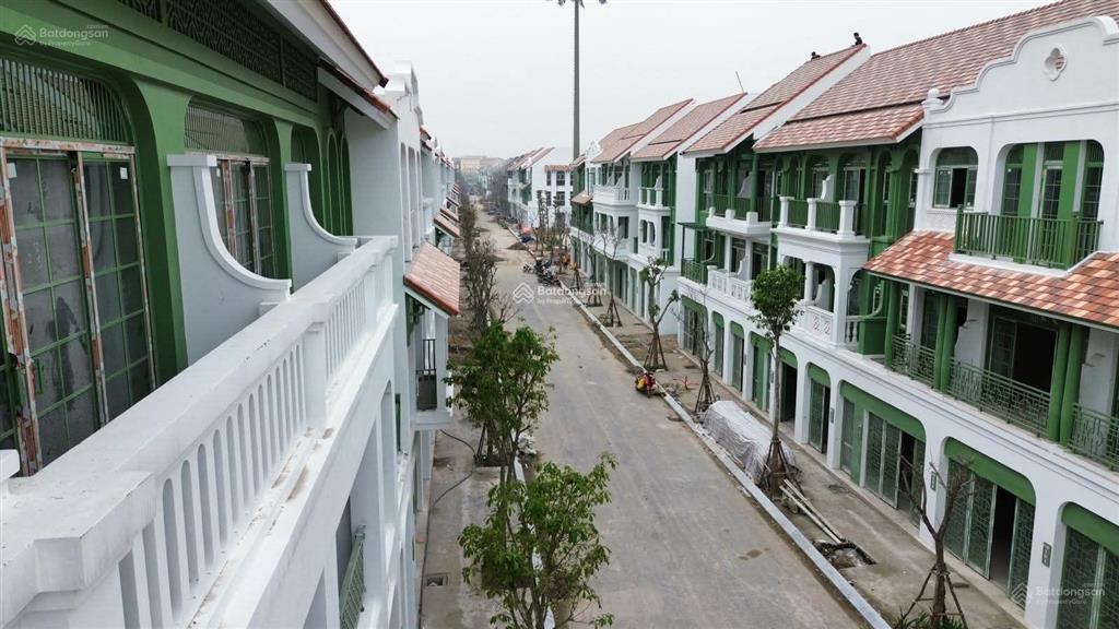 Căn liền kề diện tích 60m2 | trước cửa là công viên | 3,5 tầng 1 hầm | giá nhỉnh 6,3 tỷ