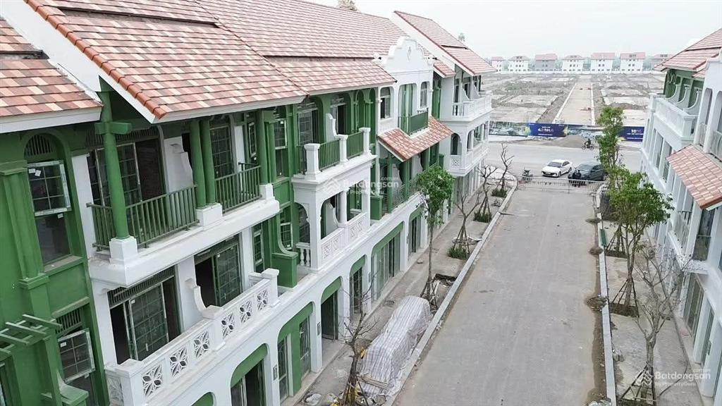 Căn liền kề diện tích 60m2 | trước cửa là công viên | 3,5 tầng 1 hầm | giá nhỉnh 6,3 tỷ