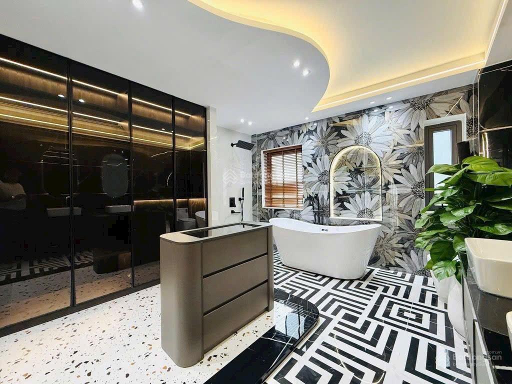 Siều phẩm 5 tầng  hxh ngủ trong nhà  (4x15) quang trung gv  chỉ 7tỷ hơn