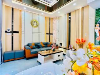 Xe hơi đậu cửa  3 tầng  phạm văn chiêu  nhỉnh 4tỷ
