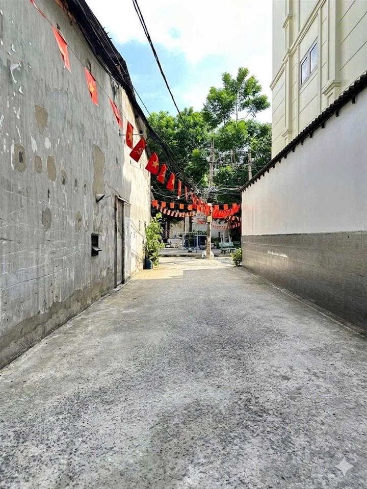 Hẻm xe hơi  2 tầng  phạm văn chiêu  nhỉnh 3 tỷ