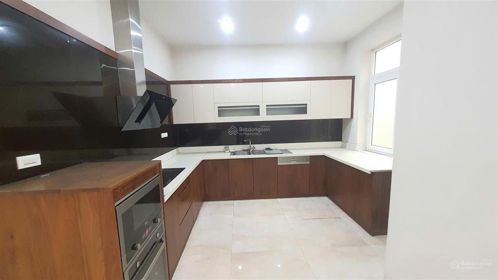 Bán liền kề gần hồ văn quán kinh doanh đỉnh