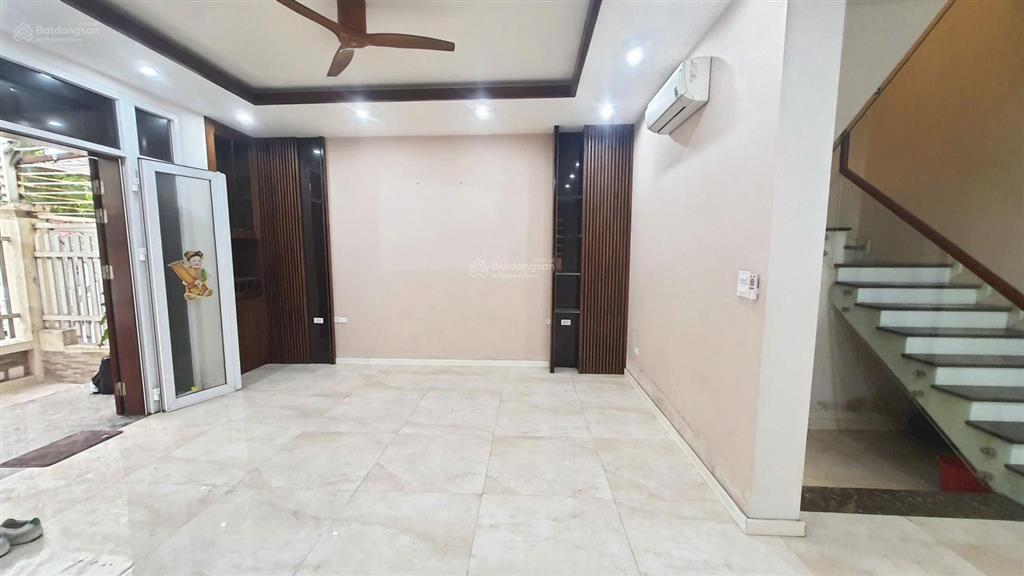 Bán liền kề gần hồ văn quán kinh doanh đỉnh