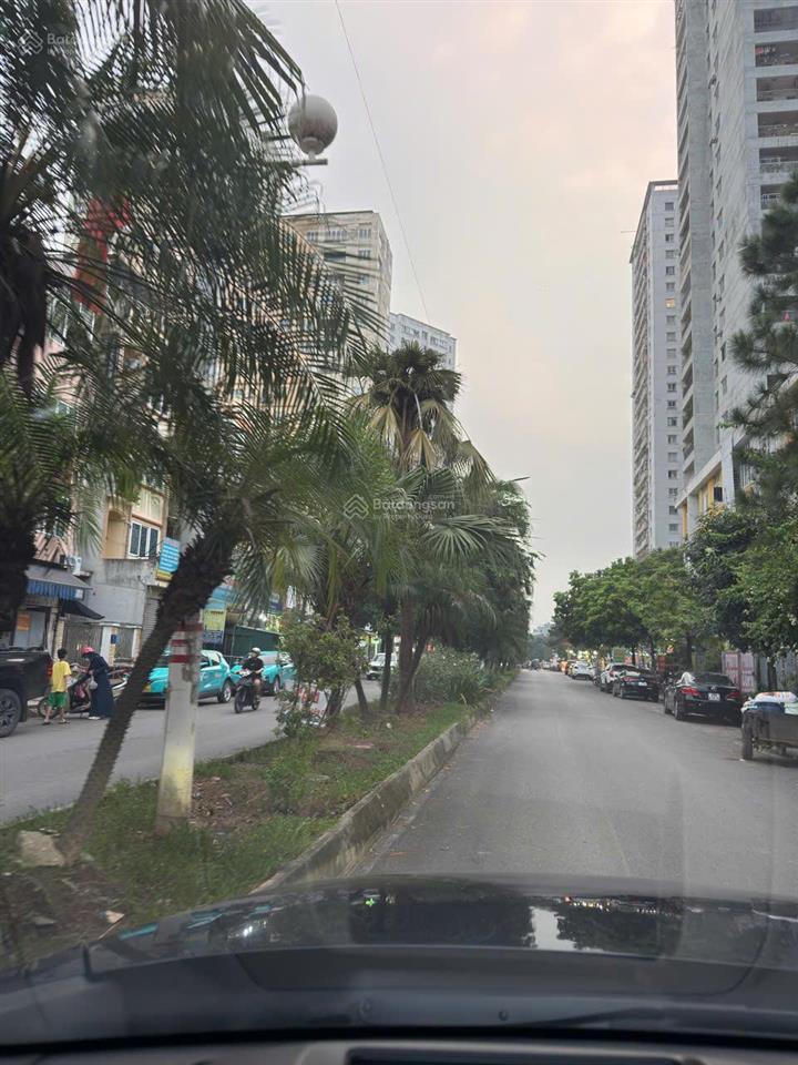 Cho thuê liền kề văn khê, đường 17m kinh doanh sầm uất.  0984 524 ***