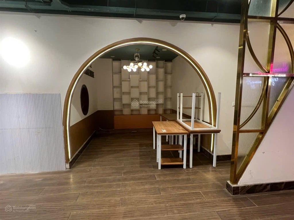 Cho thuê biệt thự 150m2 phù hợp làm văn phòng, quán cà phê, showroom