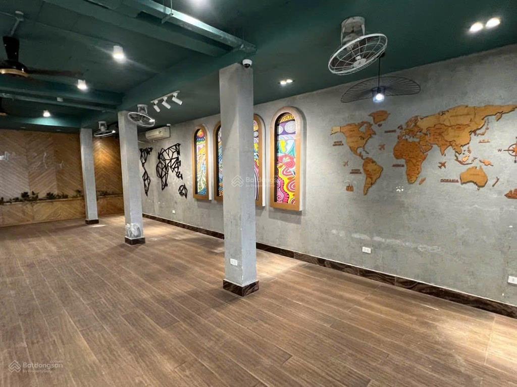 Cho thuê biệt thự 150m2 phù hợp làm văn phòng, quán cà phê, showroom