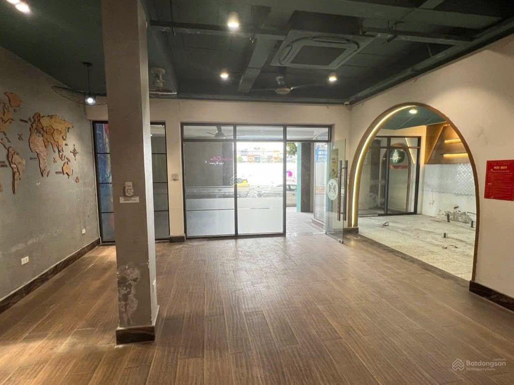 Cho thuê biệt thự 150m2 phù hợp làm văn phòng, quán cà phê, showroom