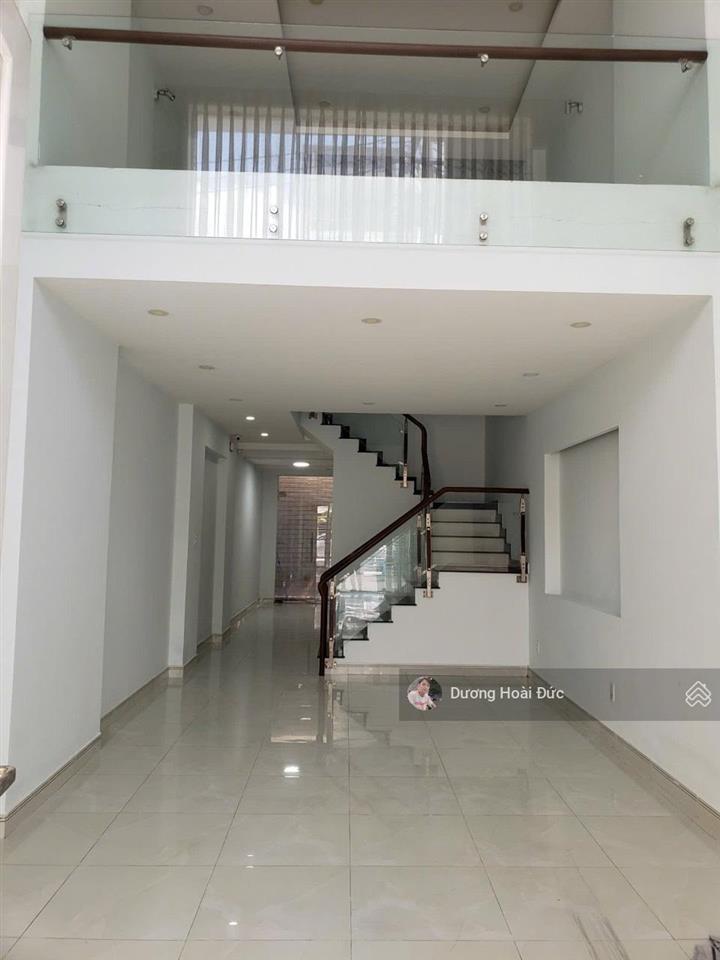 nhà 2 lầu mặt đường số 1 cạnh chợ tân mỹ quận 7 dt4x20m