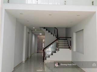  nhà 2 lầu mặt đường số 1  cạnh chợ tân mỹ quận 7 dt4x20m