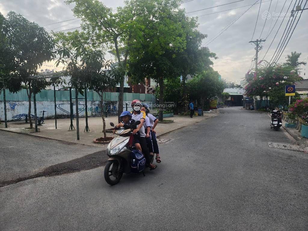 Bán nhà 2 tầng dt 147m2 đường thới an 12 phường thới an q12, dt (5,1*29), giá 8,5tỷ đường 8m