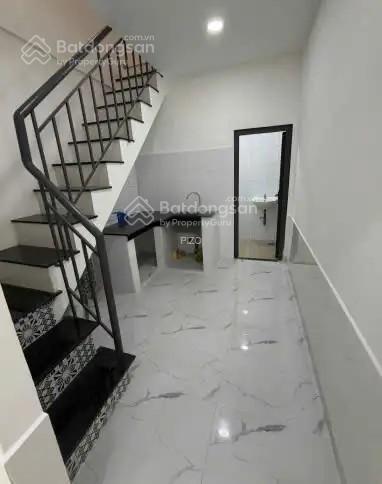 Bán nhà đường võ văn kiệt, quận 1. dt 23.2m2. giá bán 3.5 tỷ còn tl