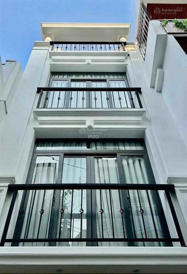 Hàng vip! đẹp sang ! ngay mặt tiền khu huỳnh văn bánh p11 pn. dt 3.3m x 10m 3t st 4pn. giá 9,25 tỷ