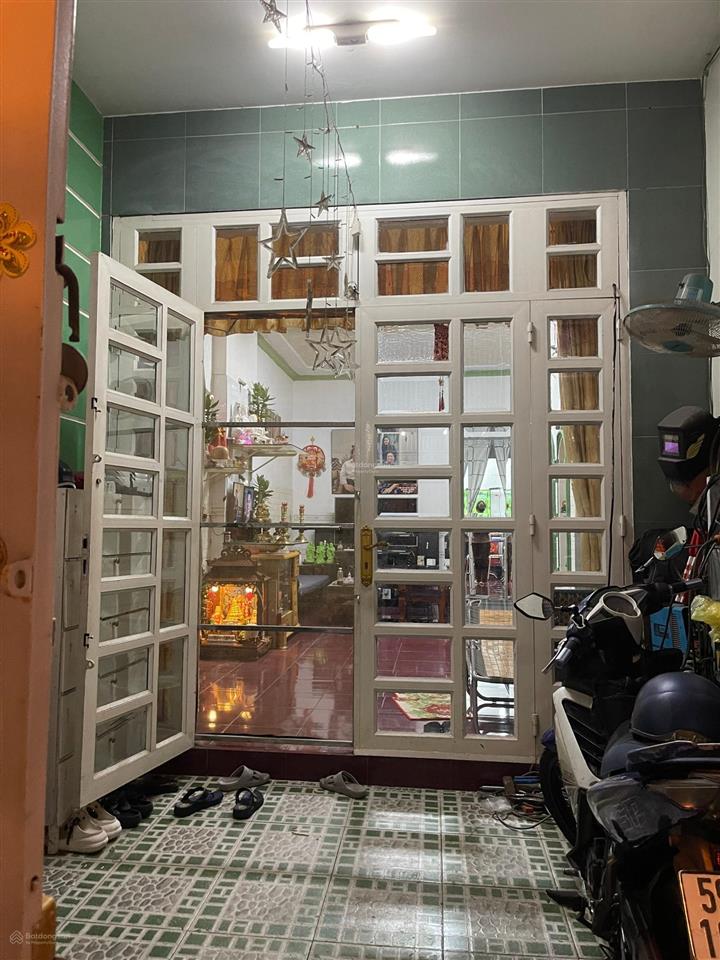 Cần bán nhanh, giảm mạnh. hxh khu lê văn duyệt p1 bt. diện tích 4m x 17m. 3 tầng. giá còn 8,9 tỷ