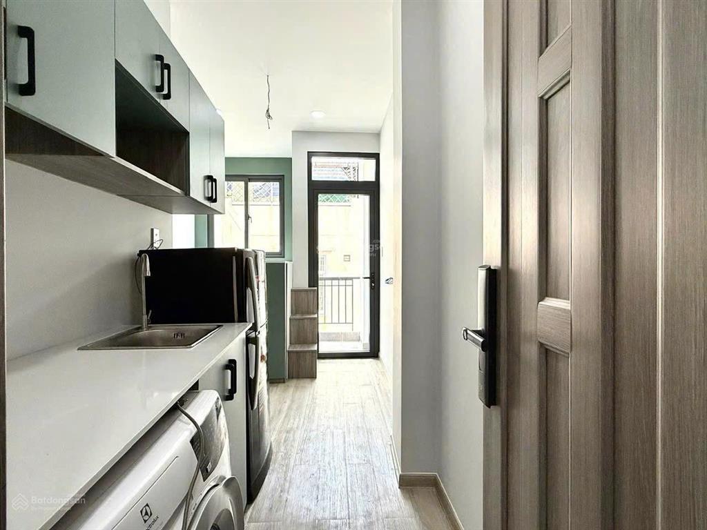 Giảm sốc 1,5 tỷ! chdv hai bà trưng  đối diện chợ tđ  4t  8pn. dòng tiền 70tr/tháng. giá 15,5 tỷ