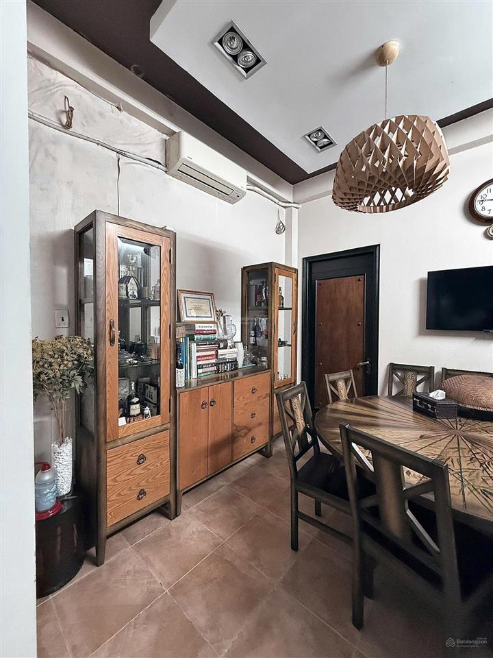 Căn nhà đầy gió! ngay gần mặt tiền nguyễn thị minh khai q3. dt 4x14m  4t 4pn. giá 13,4 tỷ bl