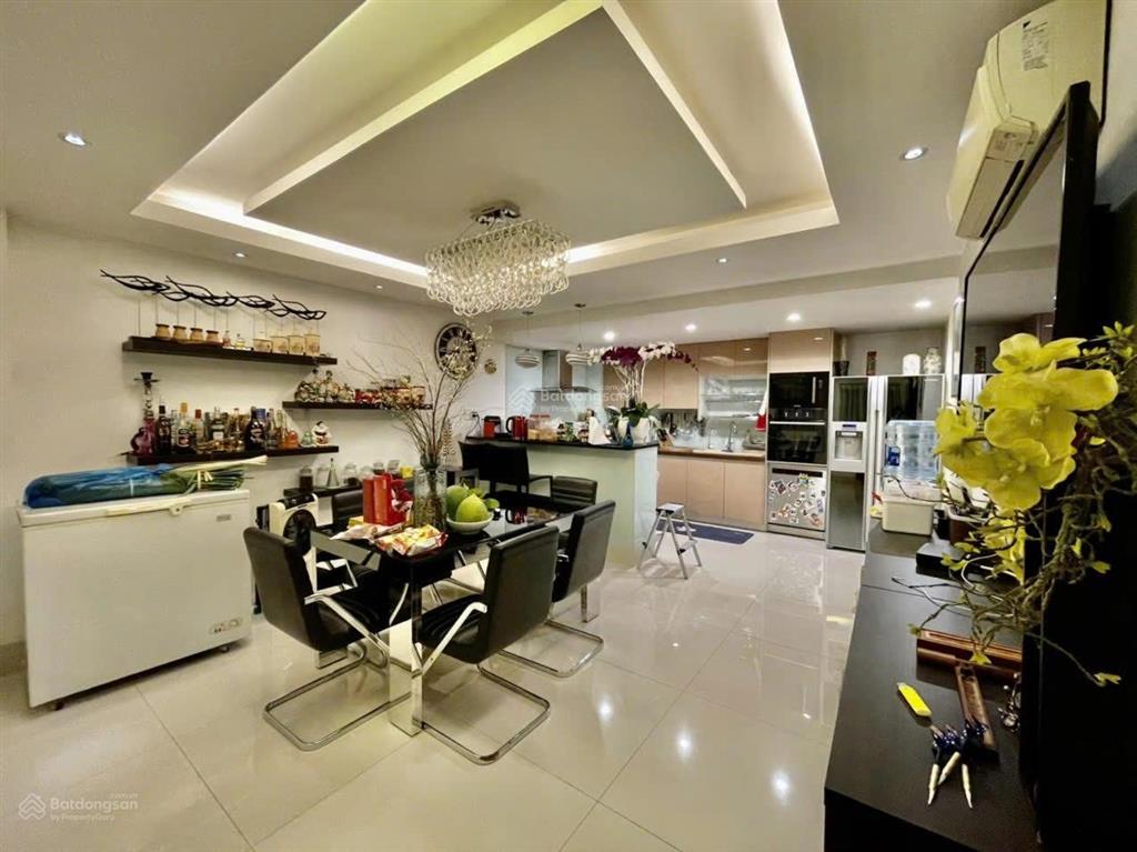 Nhà hiếm! khu vip sang  nam kỳ khởi nghĩa p7 q3. dt ngang lớn 10 x 10m 5t. giá chỉ 19,5 tỷ