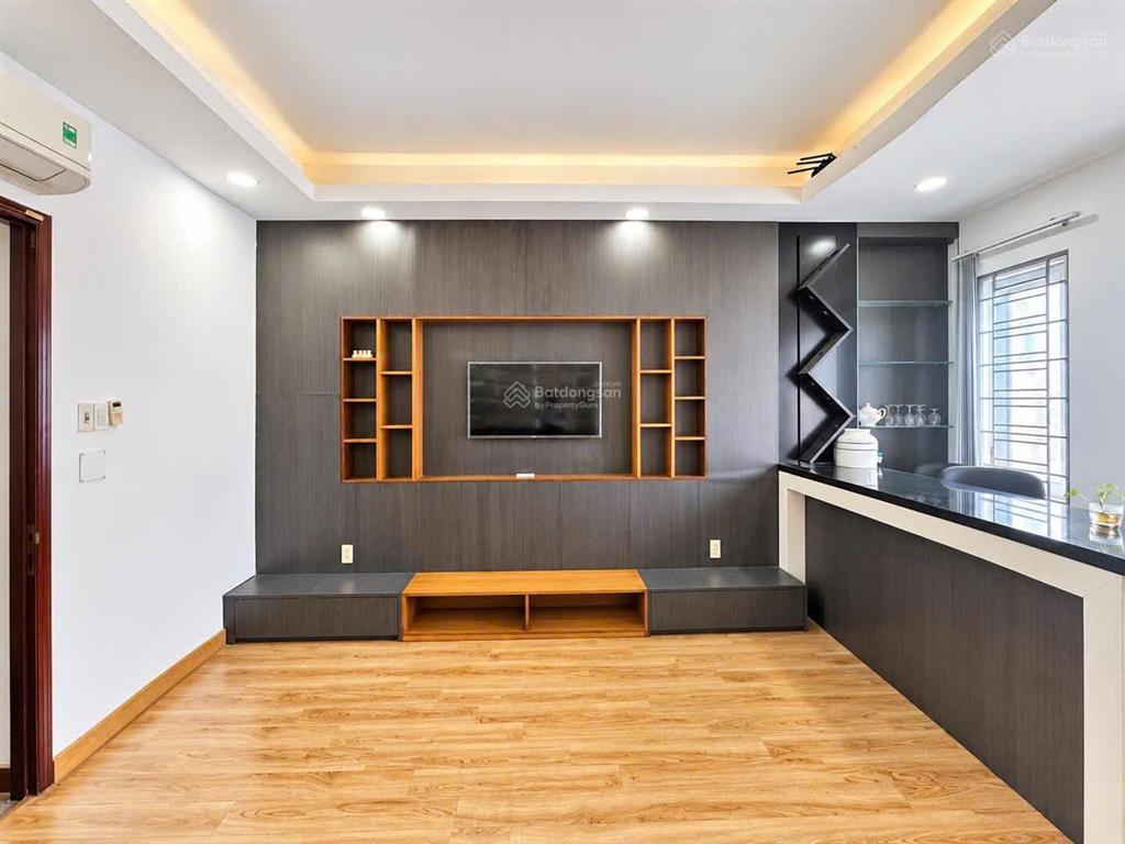 Hẻm xe hơi  lê văn sỹ, quận 3 thông thẳng trường sa 79m hầm + 6 tầng chỉ 23 tỷ tl