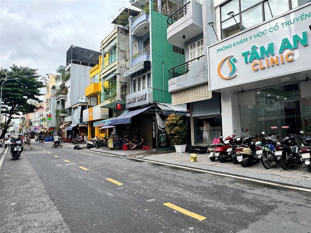 Mặt tiền  trần khắc chân, p. tân định, quận 1. 5 tầng, thang máy.hđ thuê 55 triệu/tháng. chỉ 21 tỷ